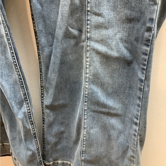 Lane Bryant Size 26 Light Denim Flare Leg Jeans. New Without Tag - Picture 5 of 8